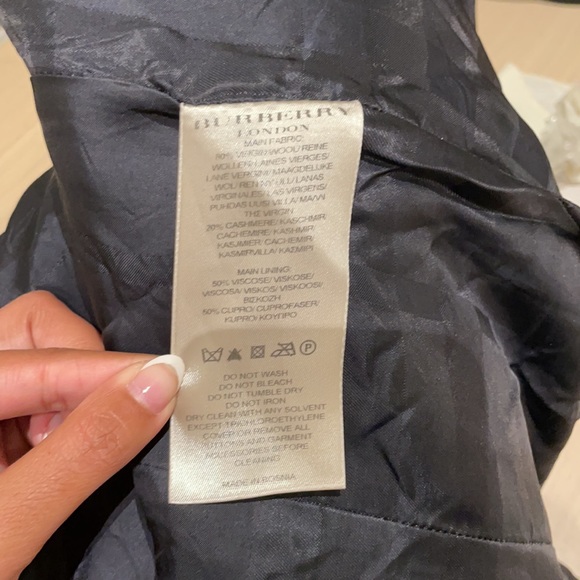 Burberry Woman’s Navy Wool/Cashmere Coat Jacket size US 2 - Picture 7 of 8